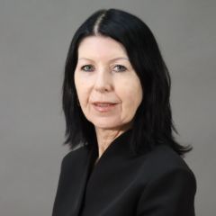 Петухова Елена